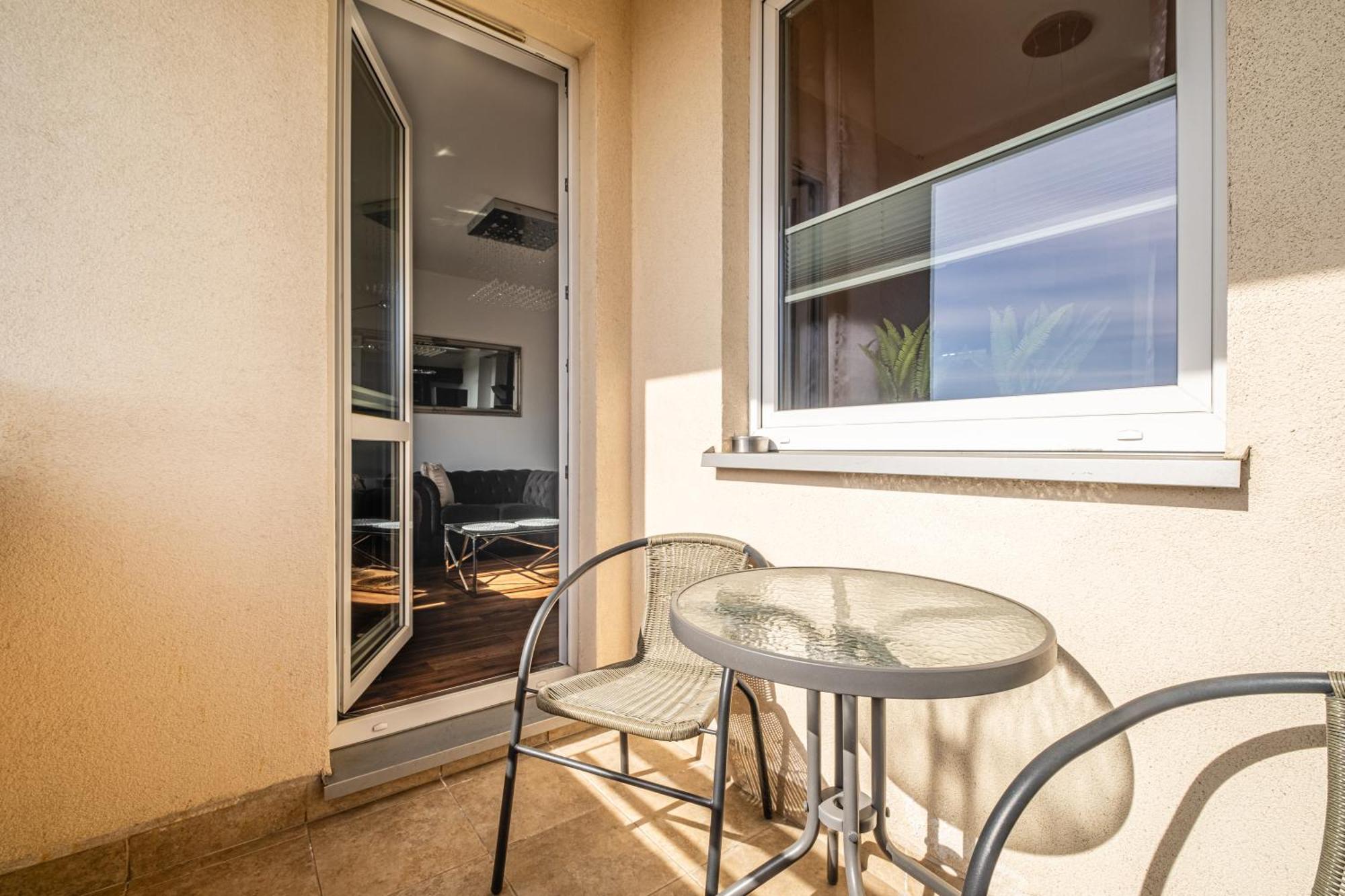 Kaskada Parking & Balcony By Axel Apartment